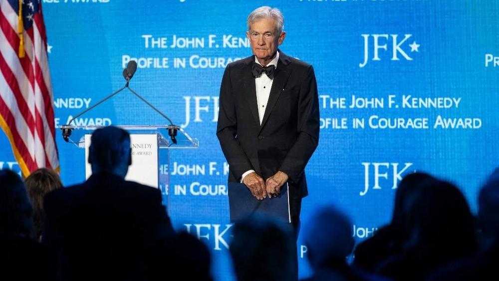 Mantan Bos The Fed Buka Suara: Ancaman Politik Intai Jantung Ekonomi AS!