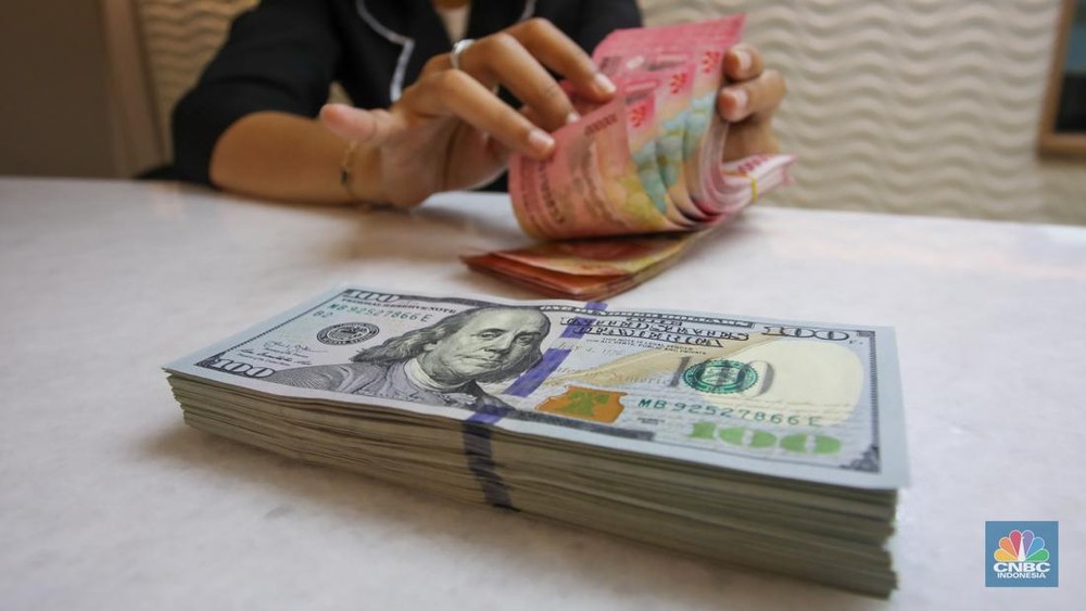 Dolar AS Menguat Rupiah Tertekan Ada Apa