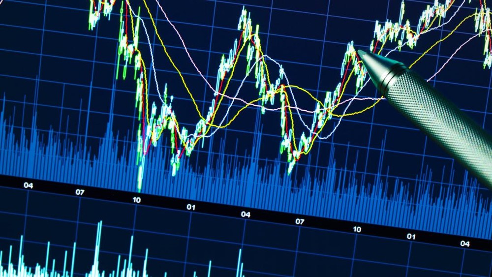 haluannews.id - Indeks Harga Saham Gabungan IHSG sukses menutup pekan perdagangan Jumat dengan performa positif. Indeks kebanggaan pasar modal domestik ini mengakhiri sesi di level 5.92436 setelah menguat tipis 020 persen. Kenaikan tersebut didorong oleh performa cemerlang saham CASA BMRI dan AMMN yang menjadi penopang utama. Namun laju IHSG sedikit tertahan oleh tekanan jual pada saham BREN ASII dan TLKM. 1 haluannews.id - Indeks Harga Saham Gabungan IHSG sukses menutup pekan perdagangan Jumat dengan performa positif. Indeks kebanggaan pasar modal domestik ini mengakhiri sesi di level 5.92436 setelah menguat tipis 020 persen. Kenaikan tersebut didorong oleh performa cemerlang saham CASA BMRI dan AMMN yang menjadi penopang utama. Namun laju IHSG sedikit tertahan oleh tekanan jual pada saham BREN ASII dan TLKM.