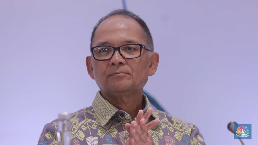 OJK Sikat 15 Pialang Asuransi Ilegal di RI