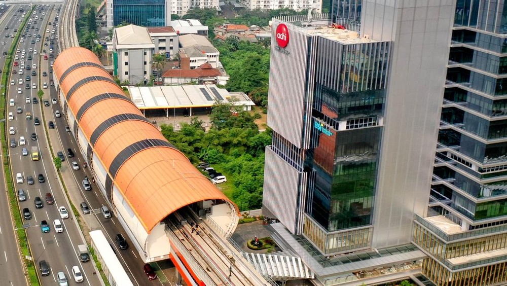 ADHI Buka Suara Usai Sahamnya Disetop Bursa