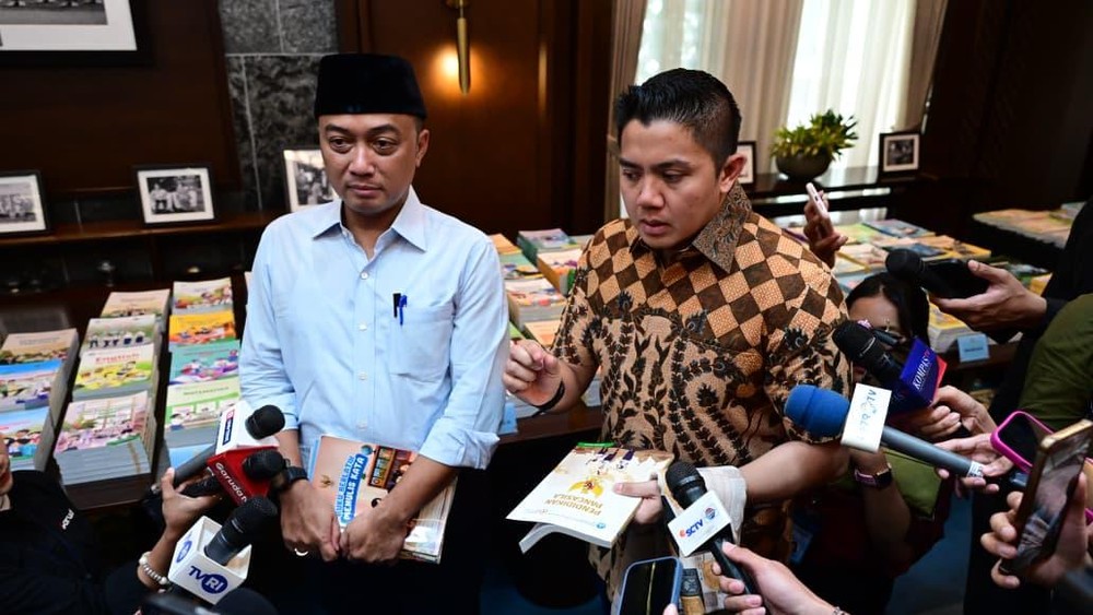 Prabowo Ingin Buku Sekolah Kita Jadi Nomor Satu 1 Prabowo Ingin Buku Sekolah Kita Jadi Nomor Satu