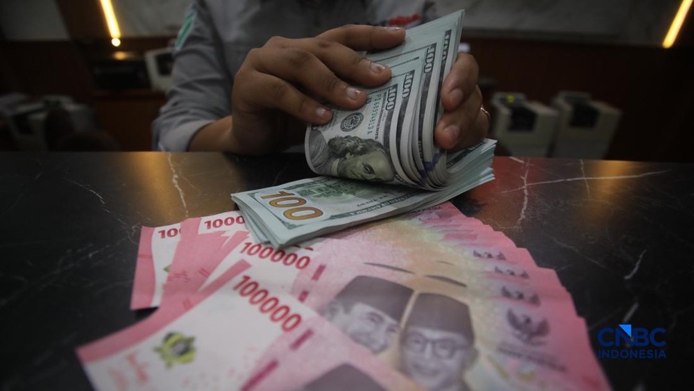 Rupiah Mendominasi Dolar AS Tertekan Parah