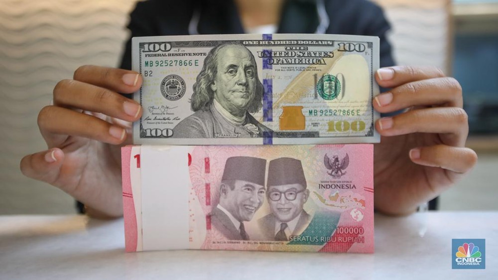 Rupiah Terjun Bebas Dolar AS Menguat Drastis