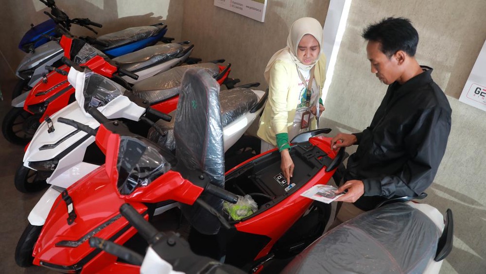 OJK Sorot Tajam 8 Multifinance Modal Tipis 1 OJK Sorot Tajam 8 Multifinance Modal Tipis
