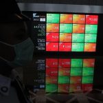 IHSG Merosot Tajam Hingga 2 Persen