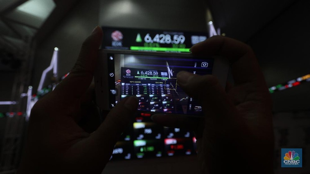 Investor Asing Kabur Massal dari Bursa Efek