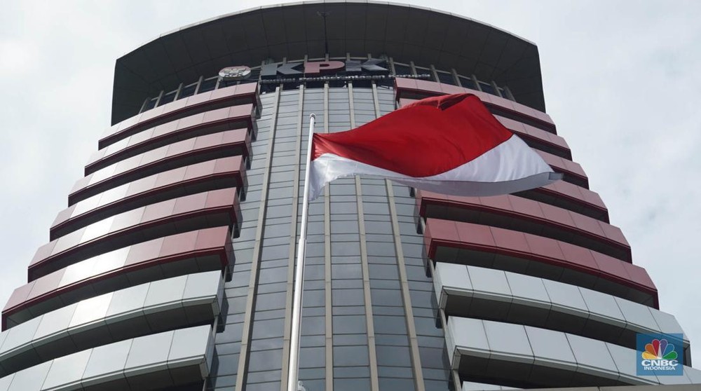 Haluan News 3 Bos SMRA Diciduk KPK 20 Koper Uang Disita