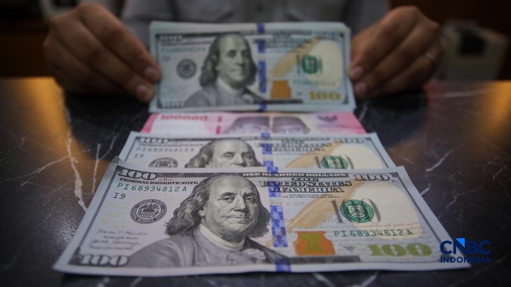 Rupiah Terkapar Dolar AS Menggila Lagi