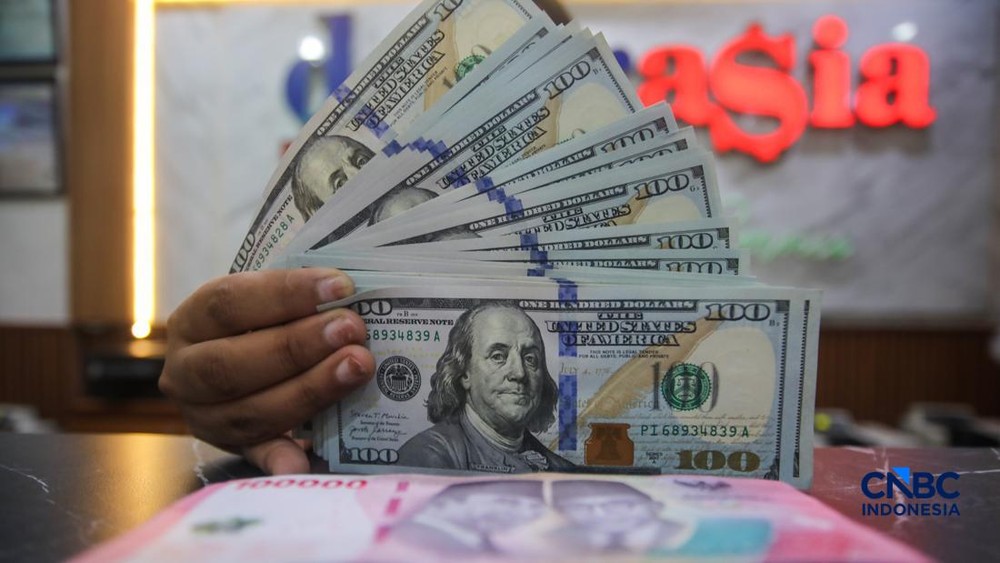 Rupiah Terjun Dolar Menggila Rp17.900