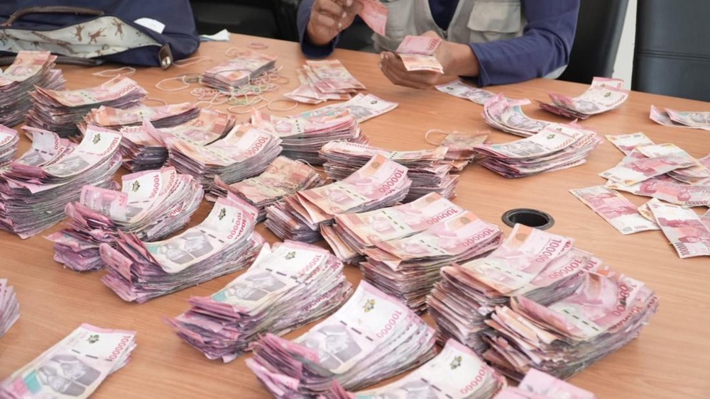 Misteri Mengapa Tuyul Tak Pernah Curi Uang Bank 1 Misteri Mengapa Tuyul Tak Pernah Curi Uang Bank