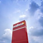 Bos Erajaya Borong Saham Sendiri